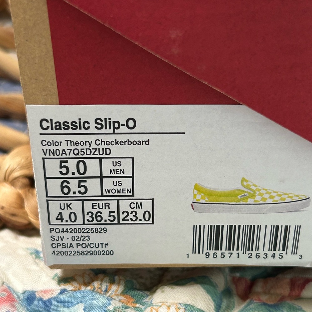 Vans Kids / Youth Neon Yellow Checkered Slip-On Sneakers 6.5 Women - 5 Men - Picture 11 of 11